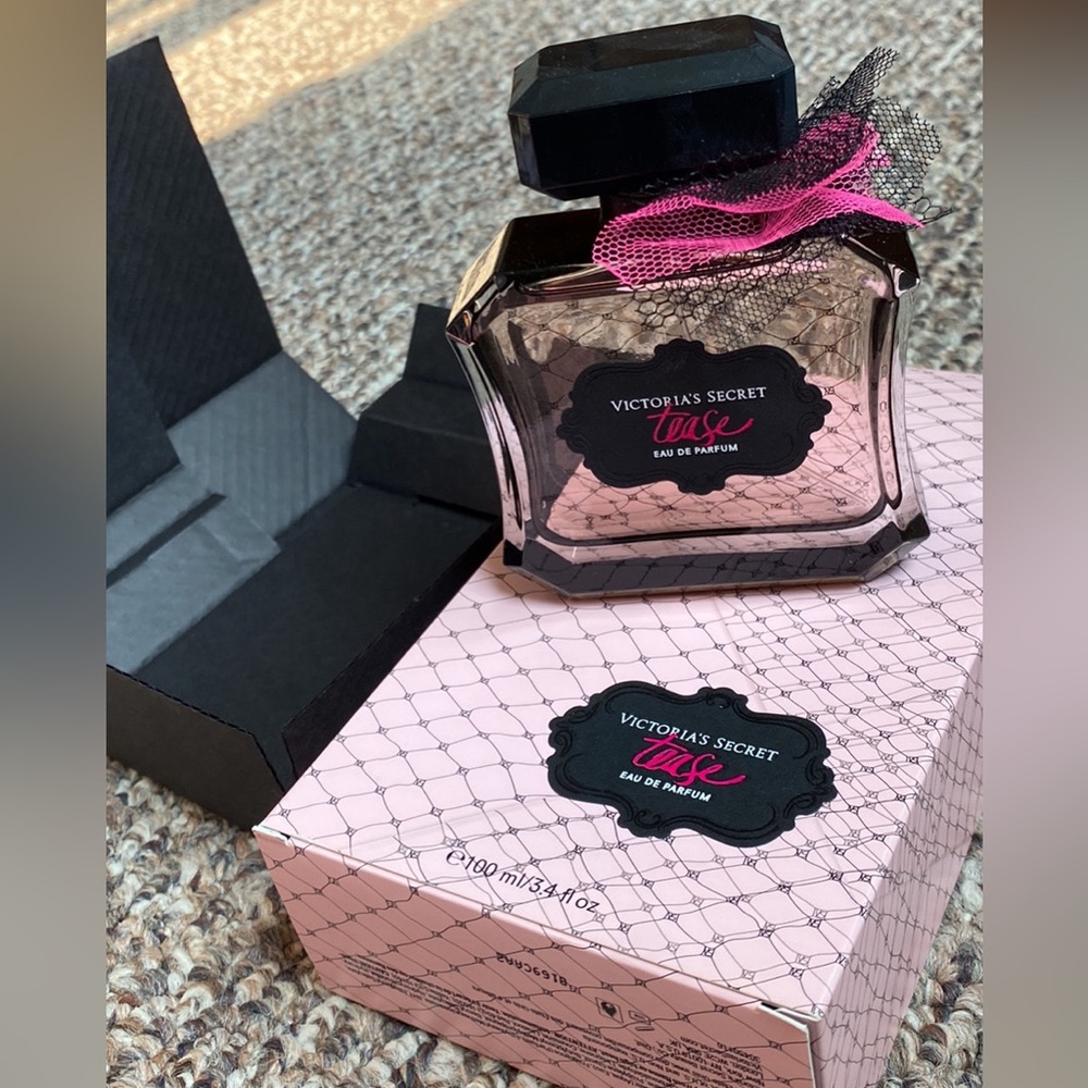 BRAND NEW Victoria Secret Tease Eau De Parfum